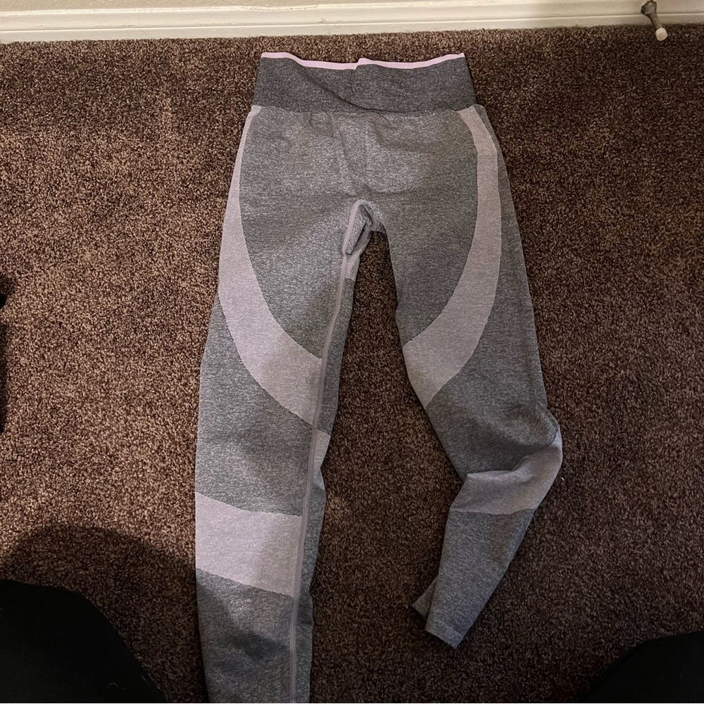 Pink butt sculpt leggings